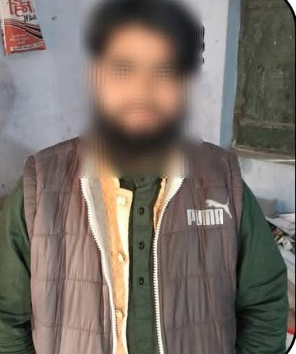 कोचिंग जा रही छात्रा पर धारदार हथियार से हमला करने वाला मौलवी गिरफ्तार ; पहले पढ़ाता था उसे ट्यूशन