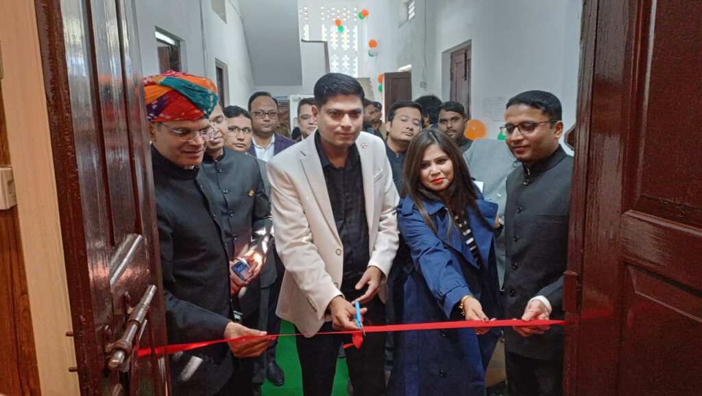 सारण पुस्तकालय में नवनिर्मित पॉडकास्ट स्टूडियो का फीता काटकर किया गया उद्घाटन