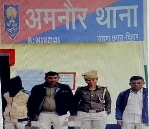 दो गृहभेदन कांड का उद्भेदन कर एक चोर को पुलिस ने किया गिरफ्तार ; चोरी का सामान बरामद