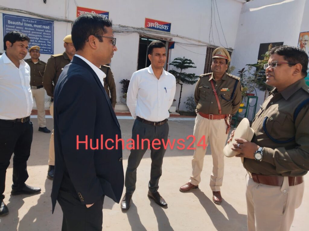 जिलाधिकारी ने मंडल कारा स्थित बंदी दरबार में कैदियों की समस्याओं के समाधान को ले पदाधिकारियों को दिया निर्देश