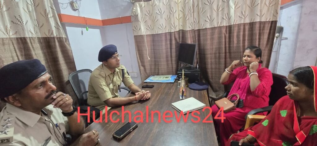 दिनदहाड़े हथियार के बल पर दो गांवों में महिलाओं से आभूषण की लूट ; जांच के लिए पहुंचे ग्रामीण एसपी