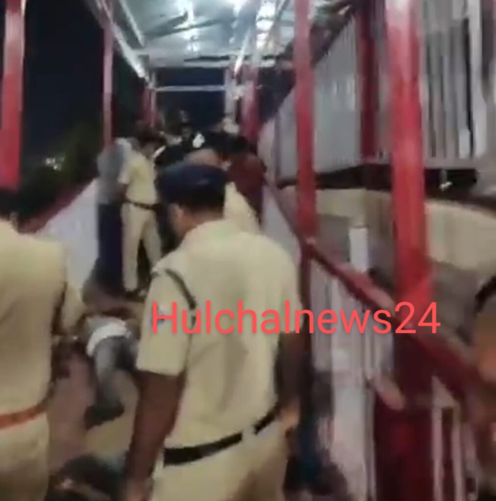 आरा रेलवे स्टेशन पर दनादन चली गोलियां ; ट्रिपल मर्डर से यात्रियों में दहशत