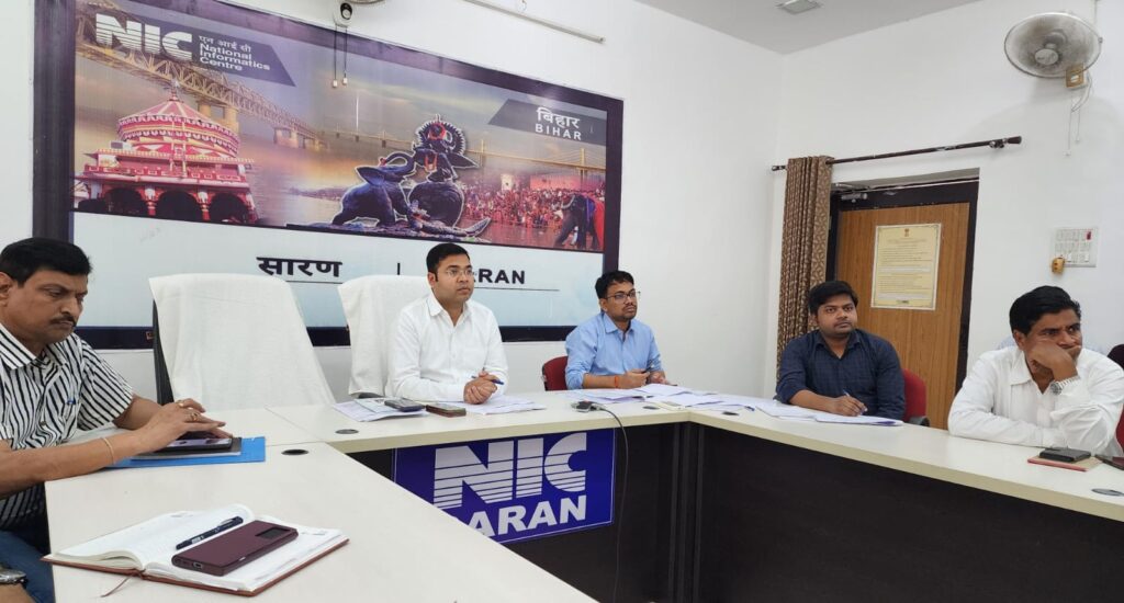 संभावित हीट वेव से बचाव एवं संभावित सुखाड़ पूर्व तैयारी को लेकर मुख्यसचिव की अध्यक्षता में वीडियो कॉन्फ्रेंसिंग के माध्यम से बैठक कर सभी जिलों को निर्धारित मानक संचालन प्रक्रिया (SOP) के अनुरूप सभी तैयारी सुनिश्चित रखने का दिया गया निर्देश