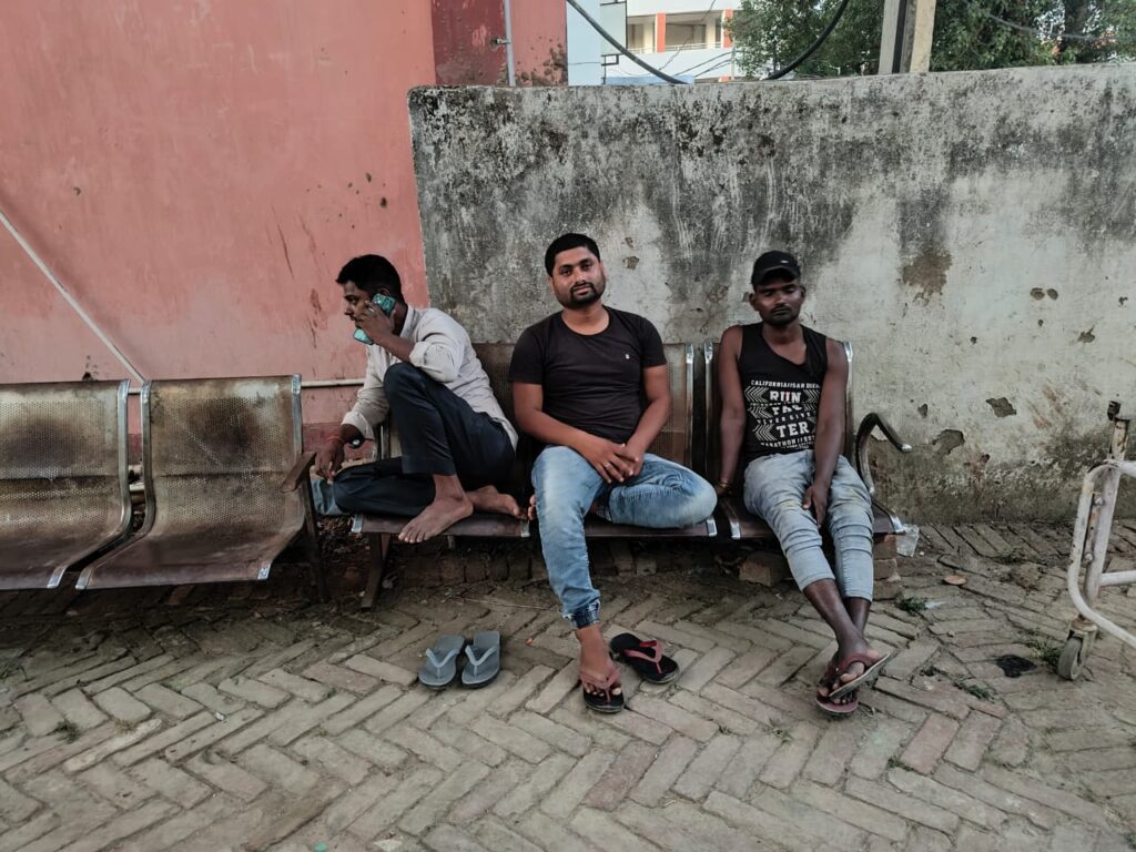 पानी में डूबने से एक बालक एवं एक किशोरी की मौत के बाद दोनों परिवार में मातम