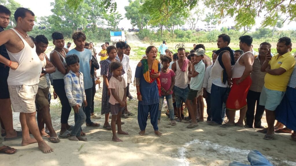 शादी समारोह में शामिल होने ससुराल आये युवक की साड़ी से फंदा लगाकर हत्या ; बुढी माई स्थान के समीप से शव बरामद ; पहुंची डॉग स्क्वॉड टीम