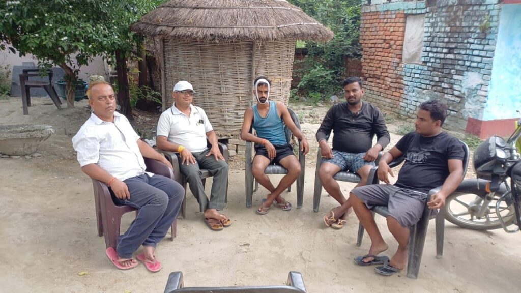 भाजपा जिला मंत्री के पुत्र से बाइक छीनने का प्रयास ; कट्टा के बट से मार किया जख्मी