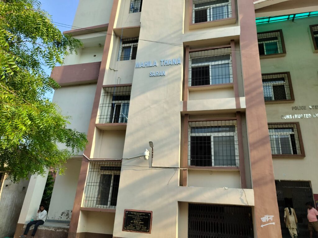 आवाज़ दो अभियान के तहत आर्केस्ट्रा से 21 नाबालिग नर्तकियों को मुक्त कराकर तीन संचालकों को पुलिस ने किया गिरफ्तार