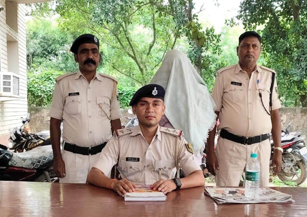 नीतीश सरकार की शराबबंदी का खेल : जदयू नेता शराब के नशे में किया गया गिरफ्तार