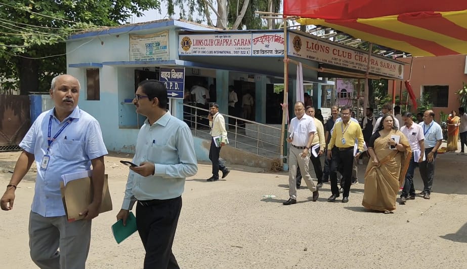 तीन सदस्यीय केंद्रीय टीम ने सदर अस्पताल समेत स्वास्थ्य केंद्रों का किया निरीक्षण