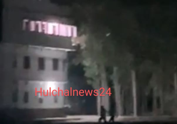 नर्तकियों के ठुमके पर छलक रहे थे जाम ; घर में चल रही थी शराब माफियाओं की पार्टी ; बनियान में भागा दारोगा, तीन हिरासत में