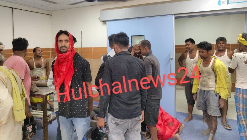 खेत में लगे विद्युत पोल में आया करंट ; संपर्क में आने से धान की रोपनी करने गए छात्र की मौत, छोटा भाई भी झुलसा