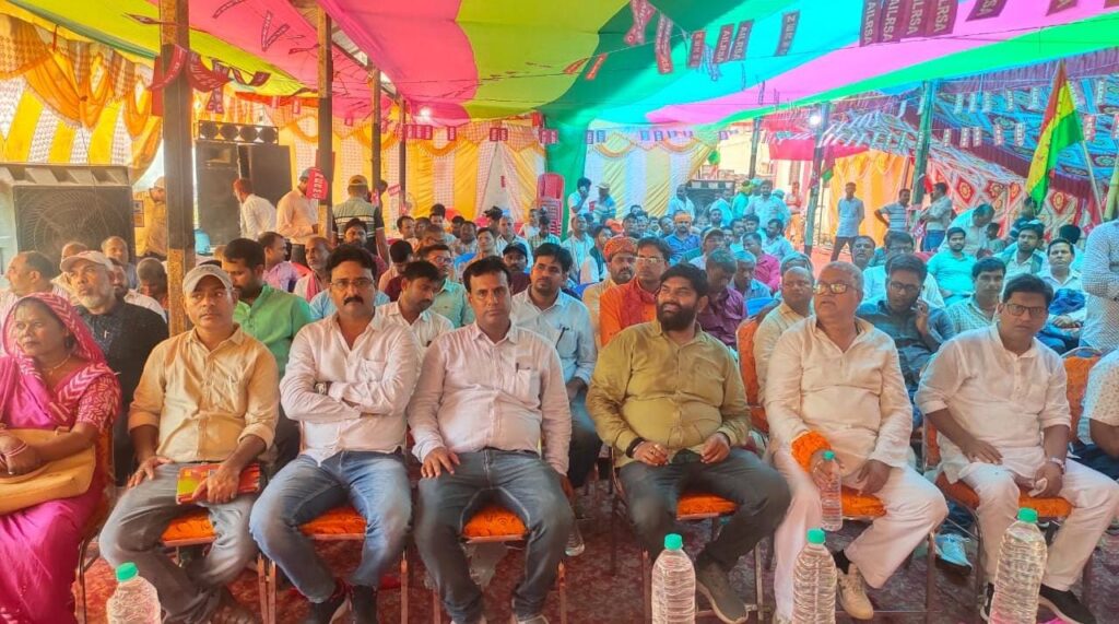 भारत सरकार से पुरानी पेंशन को पुनः बहाल करने को ले रेलवे एसोसिएशन ने छपरा जंक्शन पर अपनी आवाज को किया बुलंद ; कहा मांगो को ले दिल्ली के जंतर मंतर पर होगा प्रदर्शन