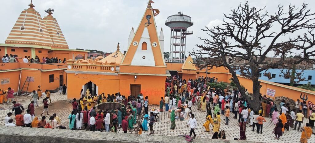 सब की मनोकामना पूर्ण करते हैं भगवान शिलानाथ ; दूसरी सोमवारी पर उमड़ा आस्था का जनसैलाब