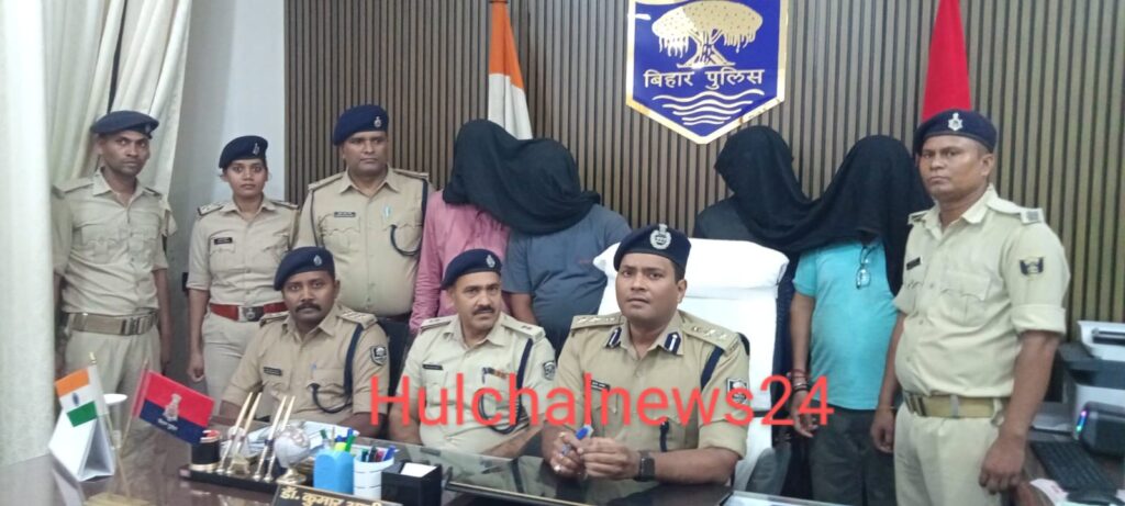 कोचिंग की आड़ में चल रहा था सॉल्वर गैंग ; चार सदस्य गिरफ्तार, ऐसे हुआ खुलासा