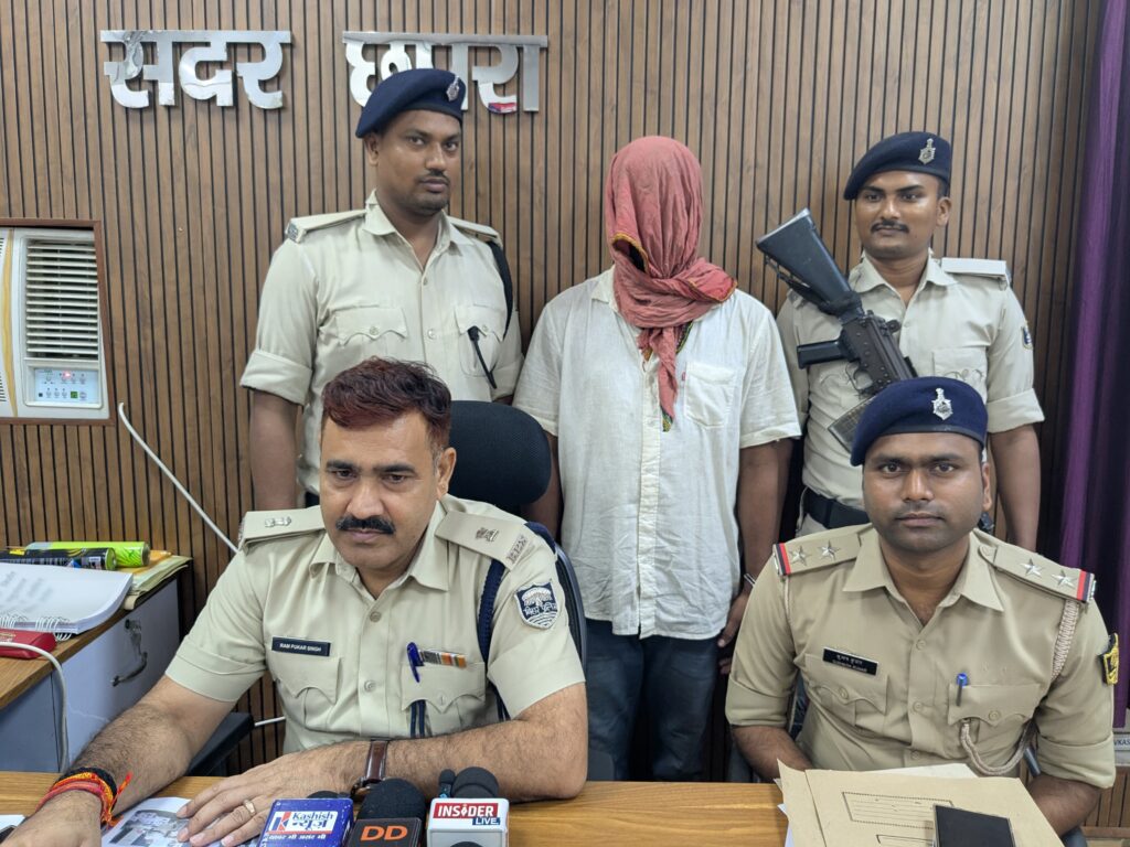 पिकअप वैन जब्त कर पुलिस ने 1673.28 लीटर विदेशी शराब के साथ एक कारोबारी को पुलिस ने किया गिरफ्तार