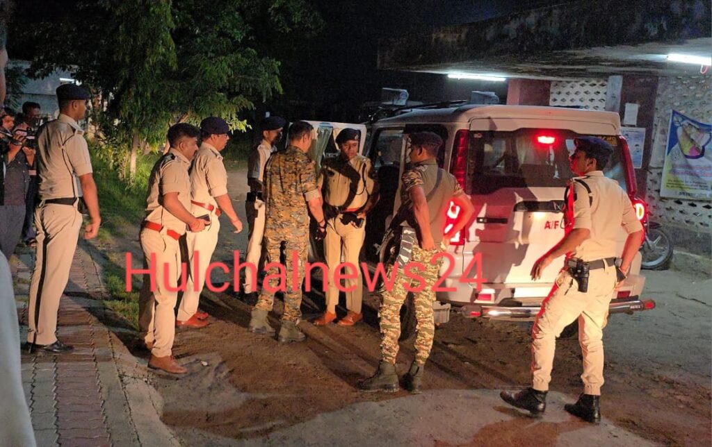 छपरा में छापेमारी के दौरान अपराधियों से मुठभेड़ में पुलिस ने एनकाउंटर में एक अपराधी के पैर में मारी गोली