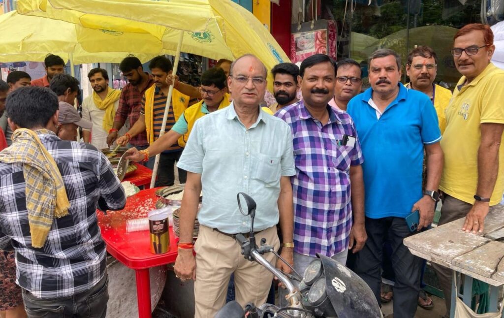 ₹5 में भरपेट भोजन ; लायंस क्लब की अन्नपूर्णा भोजन सेवा योजना