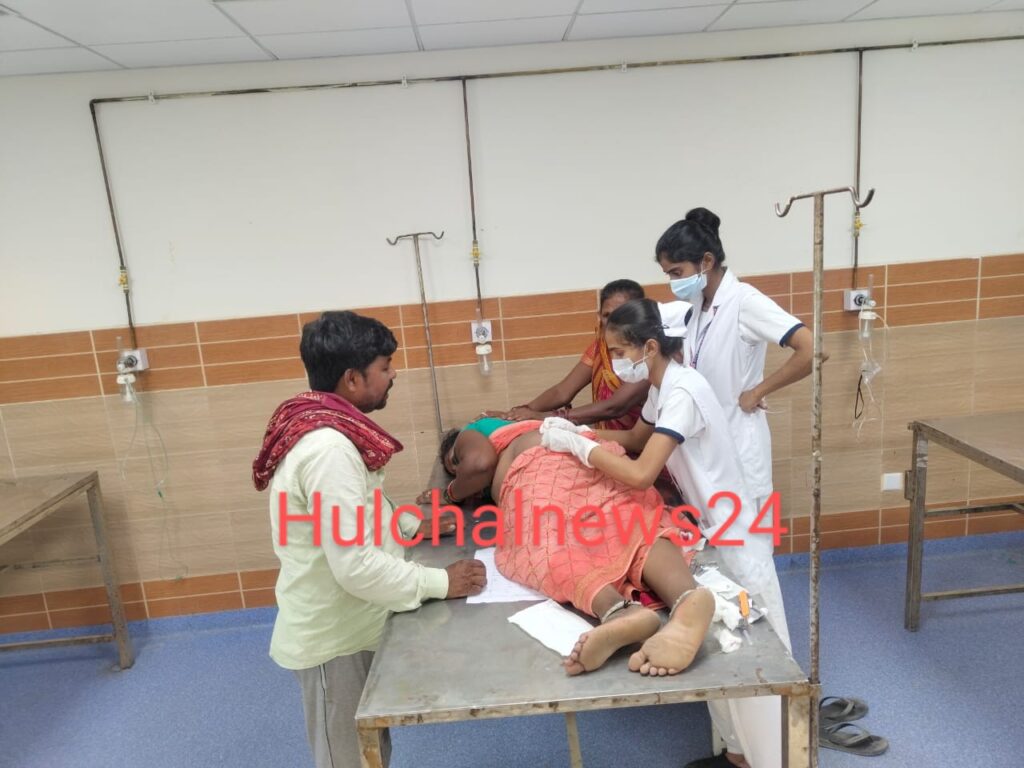 पूर्व के विवाद में महिला को चाकू घोंप किया गंभीर ; अस्पताल में भर्ती