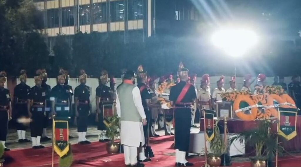 पटना एयरपोर्ट पर सारण के वीर शहीद सपूत को उप मुख्यमंत्री ने दी श्रद्धांजलि