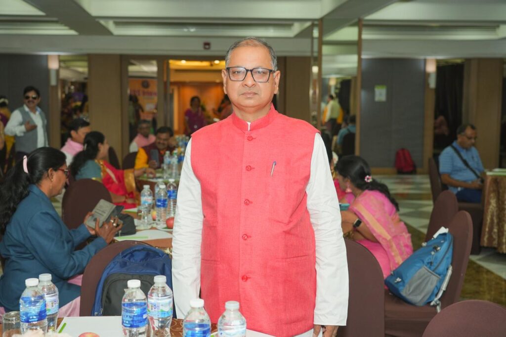 शिक्षक दिवस विशेष : निशुल्क शिक्षा की अलख जगा रहे डॉक्टर श्याम शरण