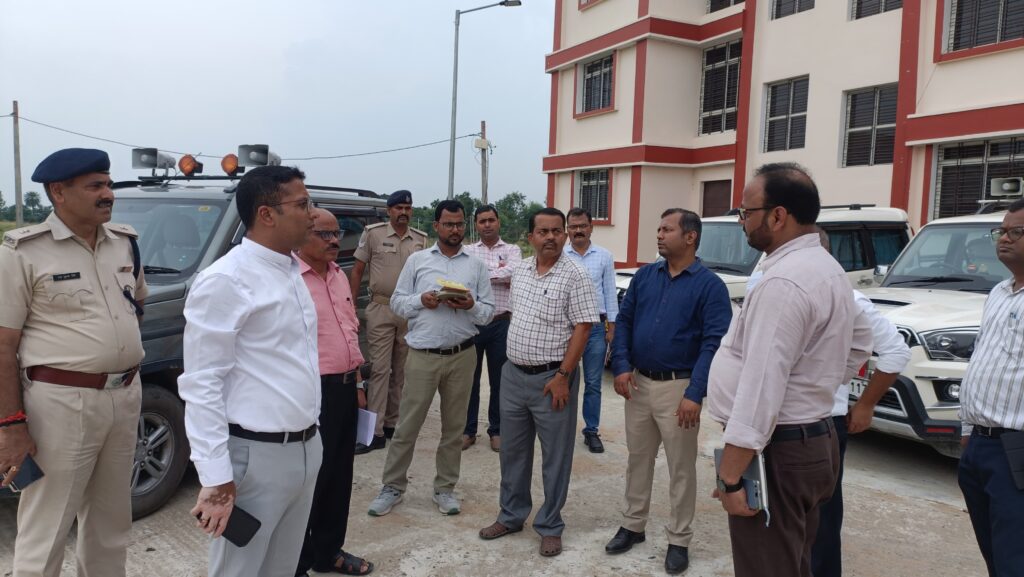 छपरा, गड़खा, बनियापुर तथा एकमा विधानसभा के डिस्पैच केंद्र के निर्माण भवन का जिला निर्वाचन पदाधिकारी ने किया निरीक्षण, दिया निर्देश