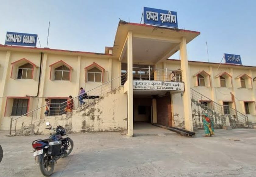 छपरा ग्रामीण रेलवे स्टेशन से चीनी के नौ बोरे हो गए गायब ; चोरी की प्राथमिकी दर्ज, फिर माल….!
