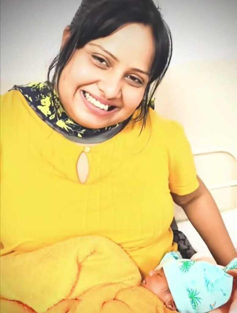 लोकगायिका देवी ने बेटे का नाम रखा ‘जंगल’ ; कहा धरती को सबसे ज्यादा जरूरत पेड़ों की