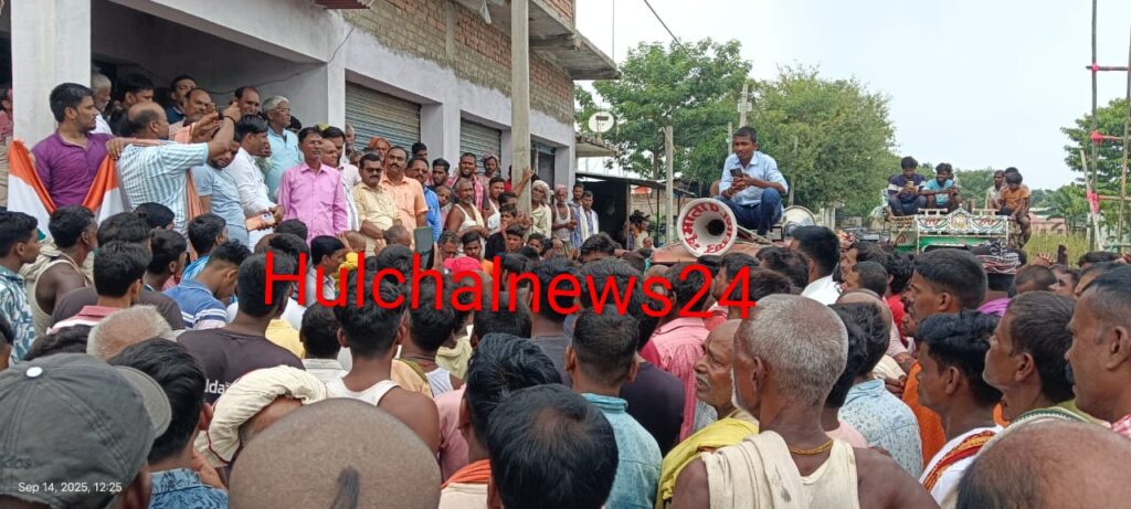 15 किलोमीटर लंबी मानव श्रृंखला बनाकर रिंग बांध की आवाज को सोनपुर वासियों ने किया बुलंद