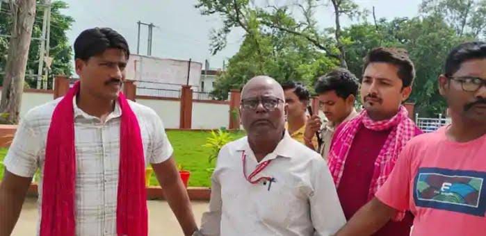₹1.16 हजार की घूस लेते अनुमंडल कार्यालय का चपरासी गिरफ्तार ; निगरानी ने रंगे हाथ किया गिरफ्तार