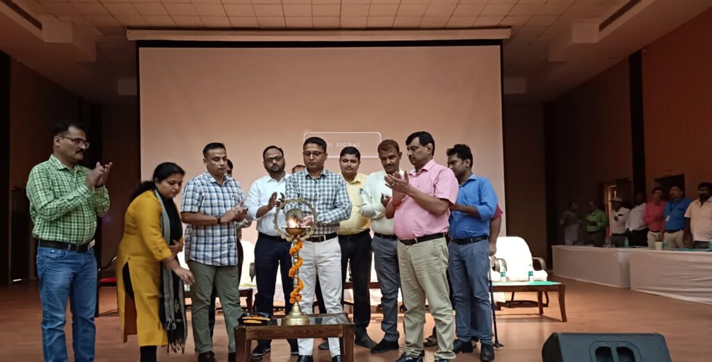 विधानसभा चुनाव : मास्टर ट्रेनर का उन्मुखिकरण आयोजित, डीएम ने दिए आवश्यक टिप्स