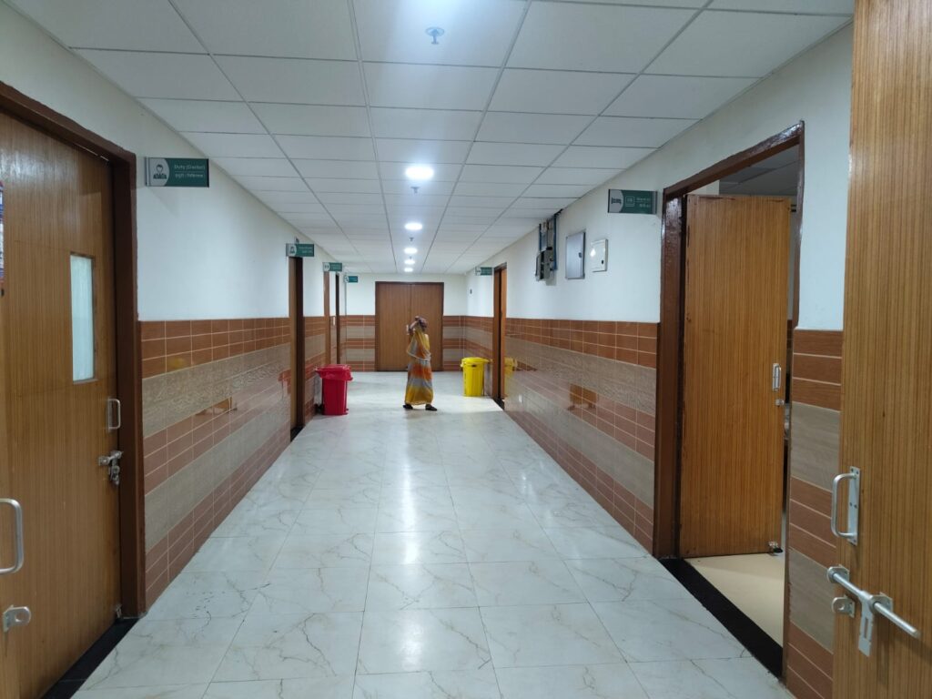 सदर अस्पताल के प्रसव वार्ड से महिला का मोबाइल चोरी करते रंगे हाथ चोर गिरफ्तार