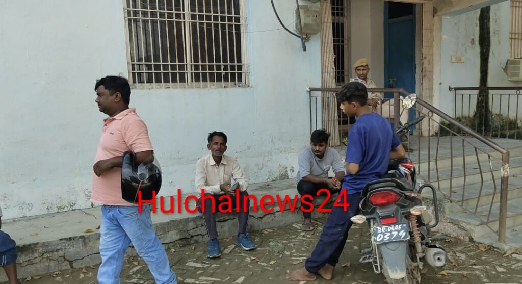 अज्ञात वाहन के धक्के से एक व्यक्ति की उपचार के दौरान हुई मौत ; घर में मातम