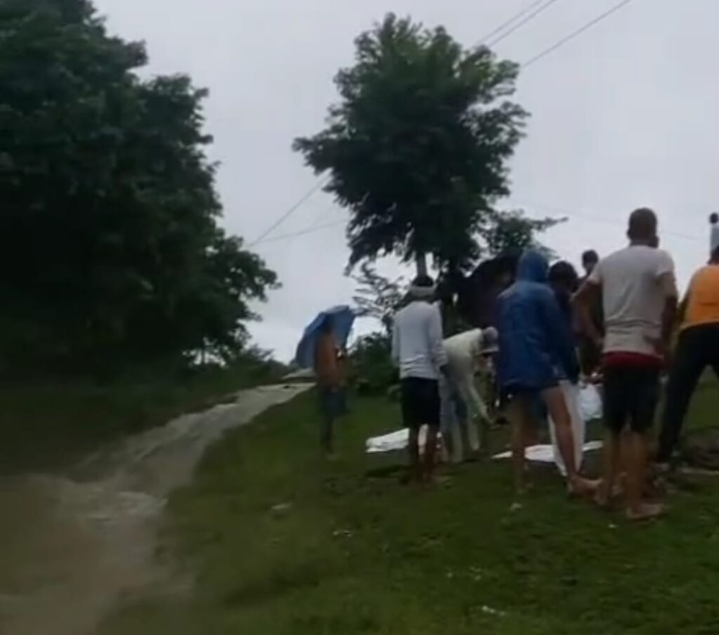 गंडक नहर का मुख्य बांध टूटा ; जलस्तर बढ़ने से कई जगहों पर बांध टूटने का खतरा बरकरार