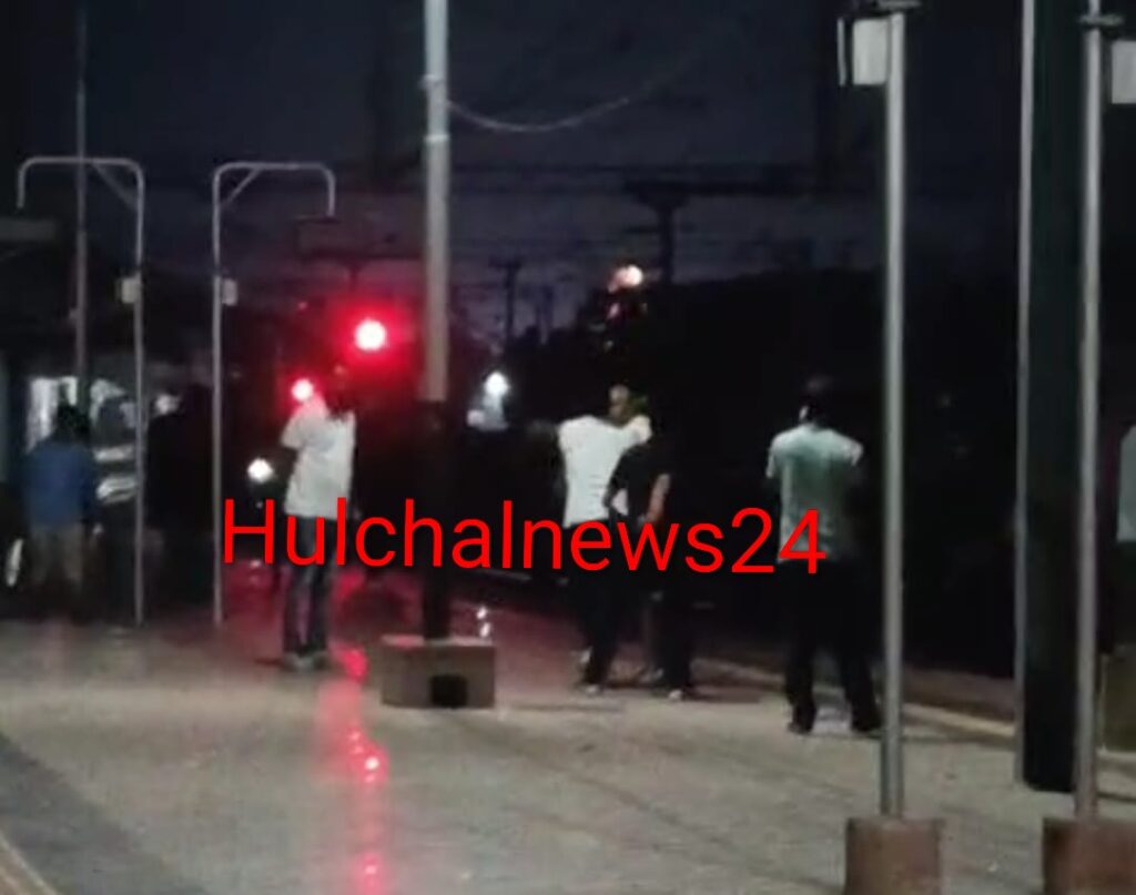 छपरा जंक्शन के प्लेटफॉर्म संख्या चार पर शराब के नशे में कर्मचारियों का हंगामा ; वीडियो वायरल, जांच के निर्देश