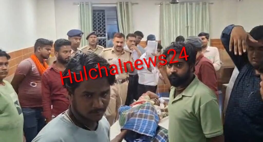 बच्चों के विवाद को लेकर शहर में दो पक्षों के बीच विवाद ; जमकर मारपीट के बीच चली गोली से एक व्यक्ति गंभीर, रेफर