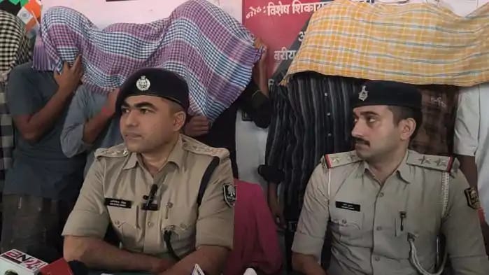 अपराध की योजना बना रहे 14 हथियारबंद अपराधियों को पुलिस ने किया गिरफ्तार ; बड़ी घटना को अंजाम देने की थी तैयारी