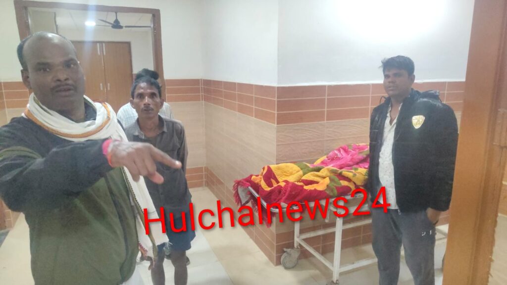 घर में शादी-विवाह के गीत मांगुर के बीच करंट लगने से किशोर की मौत ; परिवार वालों ने लगाया आरोप