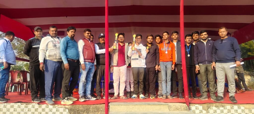 सोनपुर मेला बालक शतरंज प्रतियोगिता में सारण बना चैंपियन ; क्रिकेट में मगध की टीम ने सोनपुर को हराया