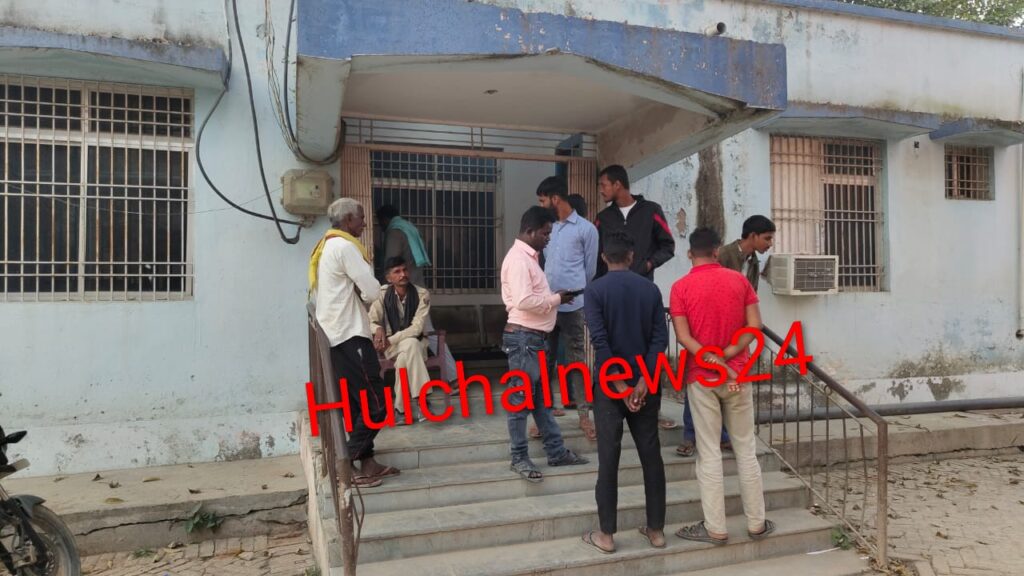 बारात से लौट रहे दो युवकों की सड़क हादसे में  मौत ; अज्ञात ट्रक ने दोनों को रौंदा