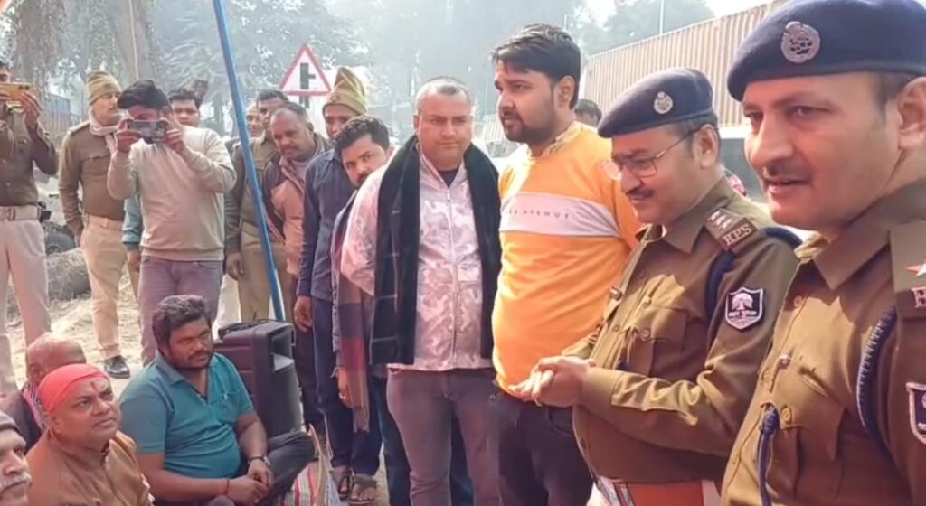 मूर्ति चोरी का मास्टरमाइंड निकला एक पंडित ; मुजफ्फरपुर से माता सीता की मूर्ति बरामद, राम लक्ष्मण की खोज जारी… गिरफ्तारी…धरना समाप्त