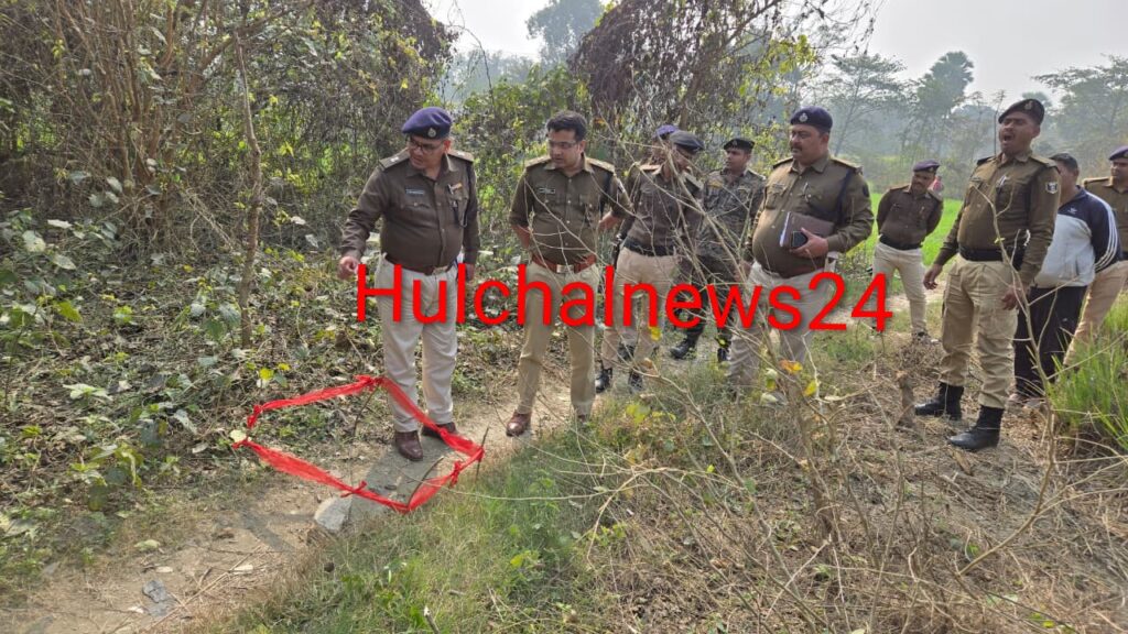 भूमि विवाद में हुए गोलीबारी की घटना का पुलिस अधीक्षक ने किया निरीक्षण