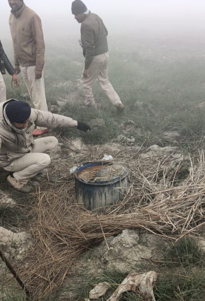 बिहार-यूपी बॉर्डर एरिया पर चलाया जा रहा था शराब भट्ठी; पुलिस ने किया ध्वस्त