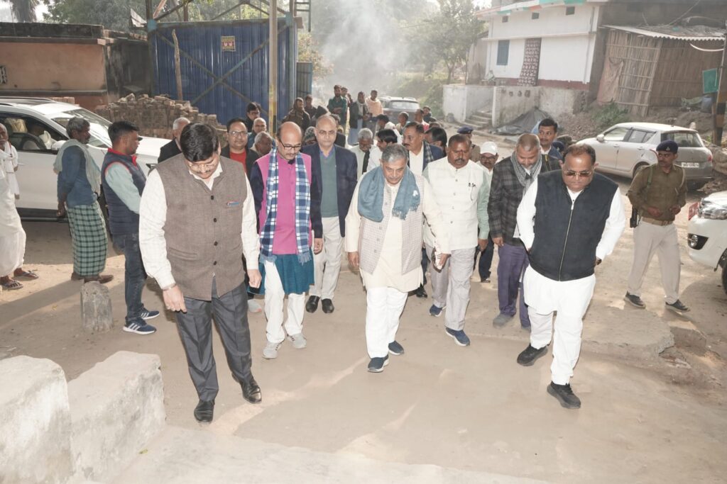 आरएसएस के सरकार्यवाहक दत्तात्रेय होसबोले चिरांद पुरातात्विक स्थल का किया दौरा