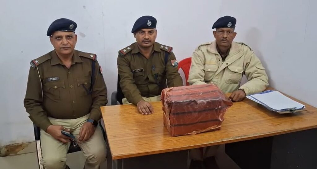 छपरा जंक्शन पर भारी मात्रा में नशीला पदार्थ बरामद ; तस्कर फरार