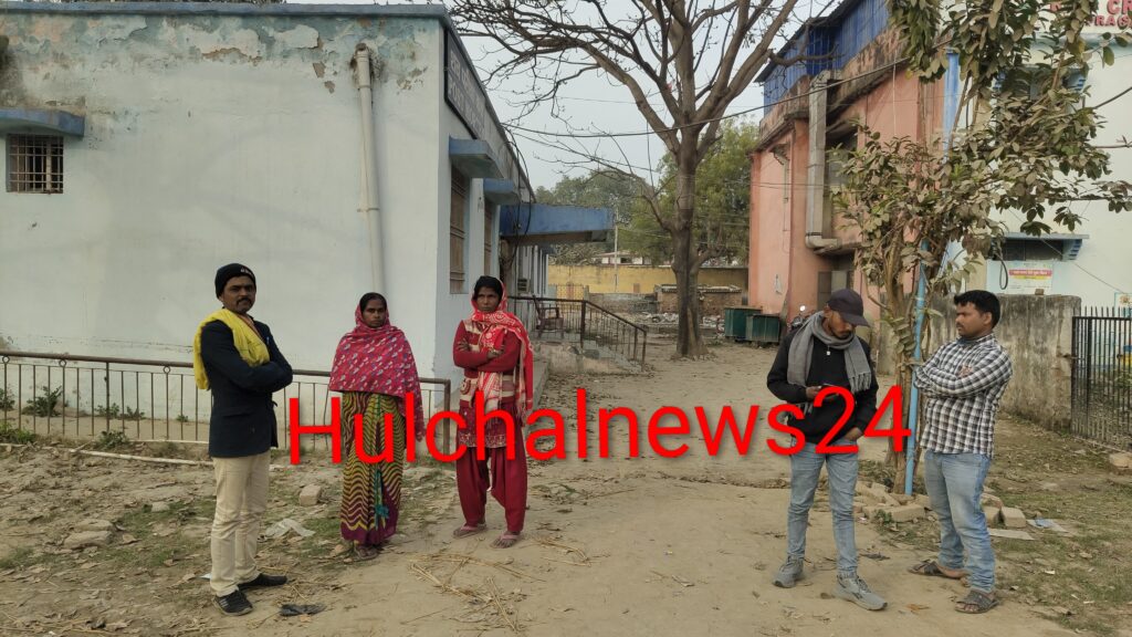 जानवरों से खेत की रक्षा के लिए लगाया गया था धारा प्रवाहित नंगा तार ; शौच करने गई महिला की हो गई मौत