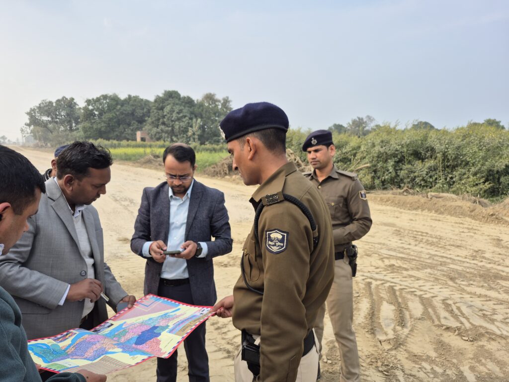 डीएम ने रिविलगंज-बिशुनपुरा बाईपास निर्माण परियोजना के पूरे स्ट्रेच का किया स्थलीय निरीक्षण ; गौतम ऋषि स्थान के आगे तक कुल 3 किलोमीटर एलिवेटेड पथ निर्माण हेतु दी स्वीकृति