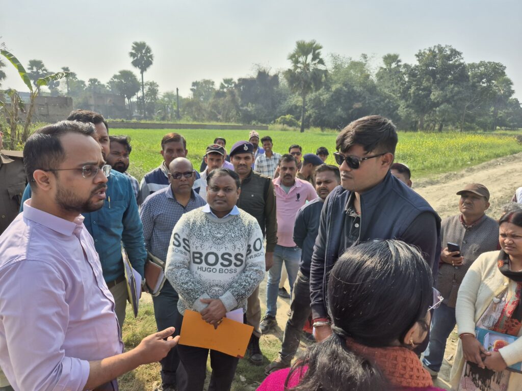 डीएम ने अमनौर बाईपास पथ निर्माण व परसा बाईपास पथ निर्माण परियोजना का सभी संबंधित अंचलों में स्थलीय निरीक्षण कर दिया निर्देश