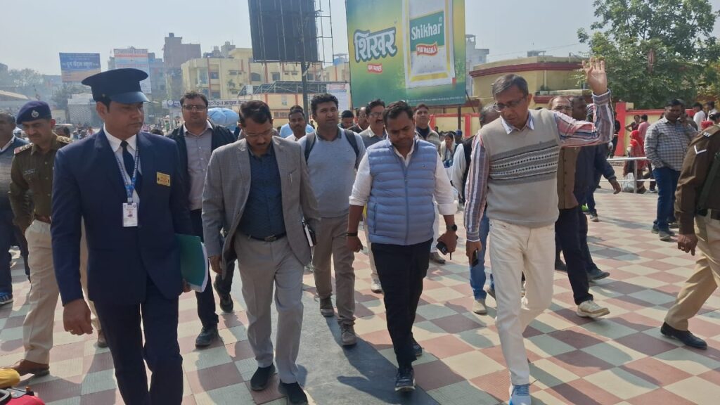 छपरा जंक्शन के पुराने भवन को तोड़कर बनेगा आधुनिक मल्टी-स्टोरी स्टेशन भवन : डीआरएम ने निरीक्षण कर दिया निर्देश