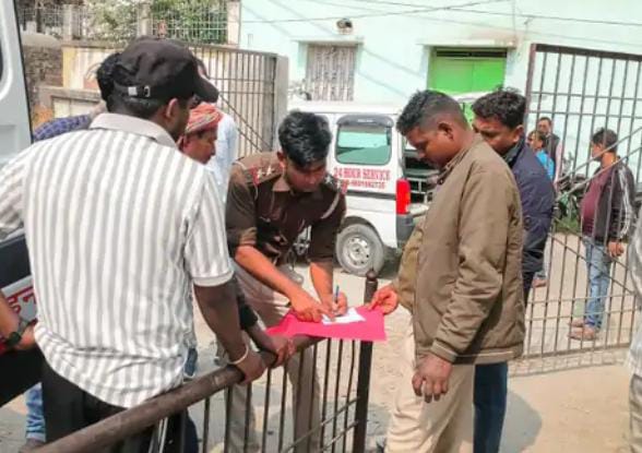 नींद में ही अधेड़ की गोली मारकर हत्या ; पोस्टमार्टम के दौरान सिर में मिली गोली