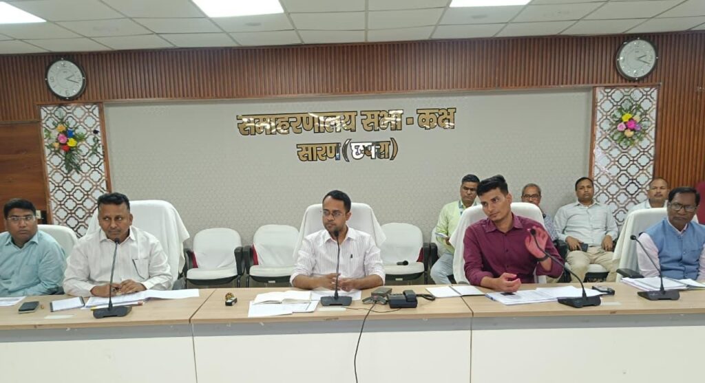 जिला समन्वय समिति की बैठक में जिलाधिकारी ने की ग्रामीण विकास की योजनाओं की गहन समीक्षा